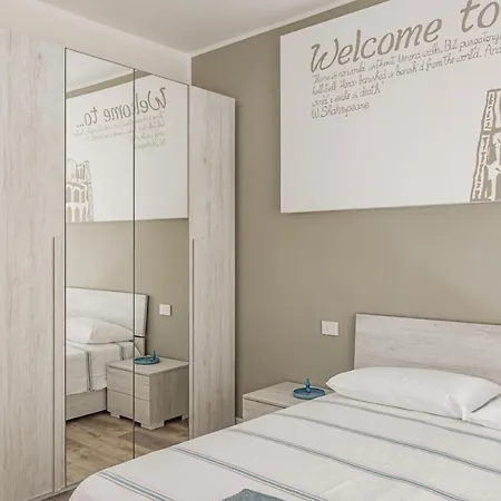 With Balconies! דירה